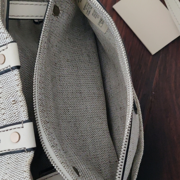 Burberry white Canvas jute and bottom leather Crossbody Bag - Picture 14 of 16